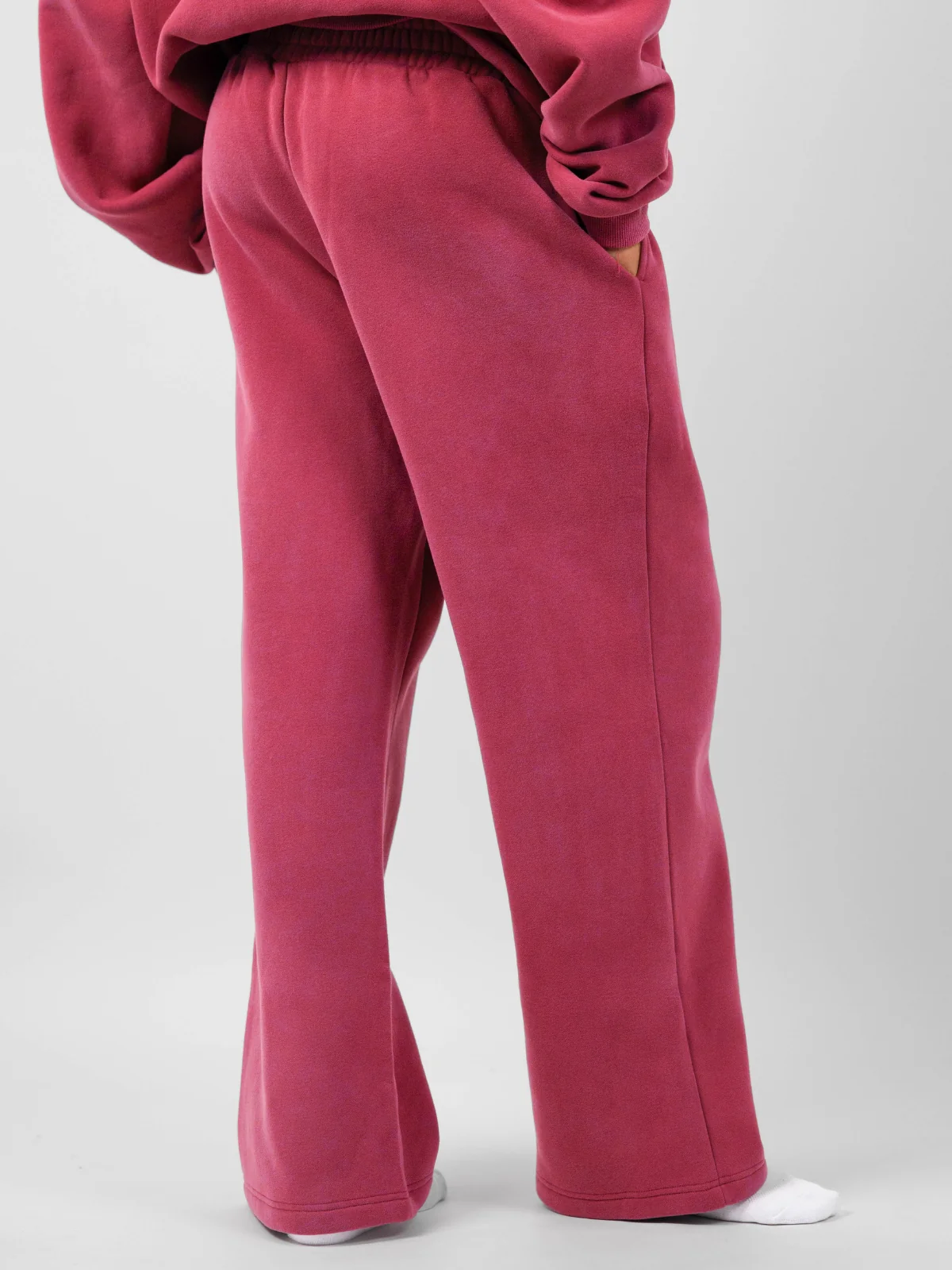Minimalist Straight Leg Sweatpants 23 Minimalist Straight Leg Sweatpants