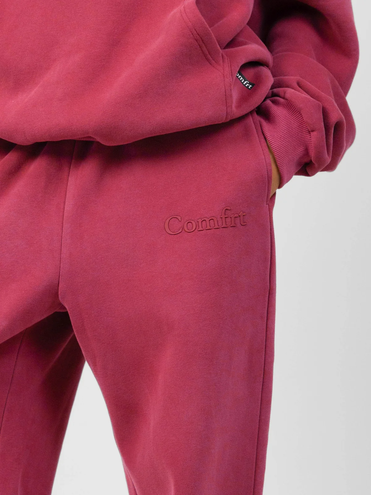 Minimalist Straight Leg Sweatpants 25 Minimalist Straight Leg Sweatpants