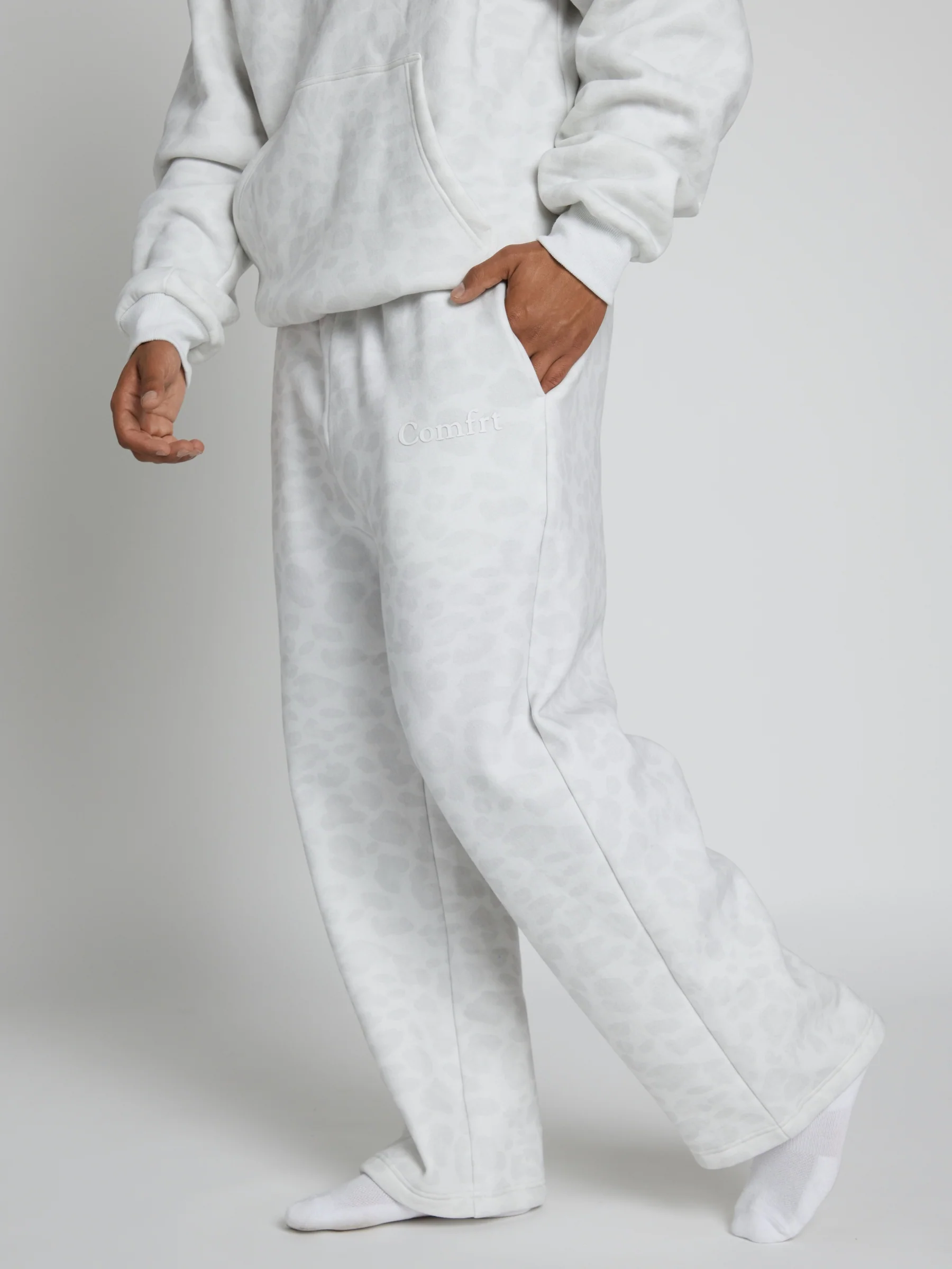Minimalist Straight Leg Sweatpants 27 Minimalist Straight Leg Sweatpants