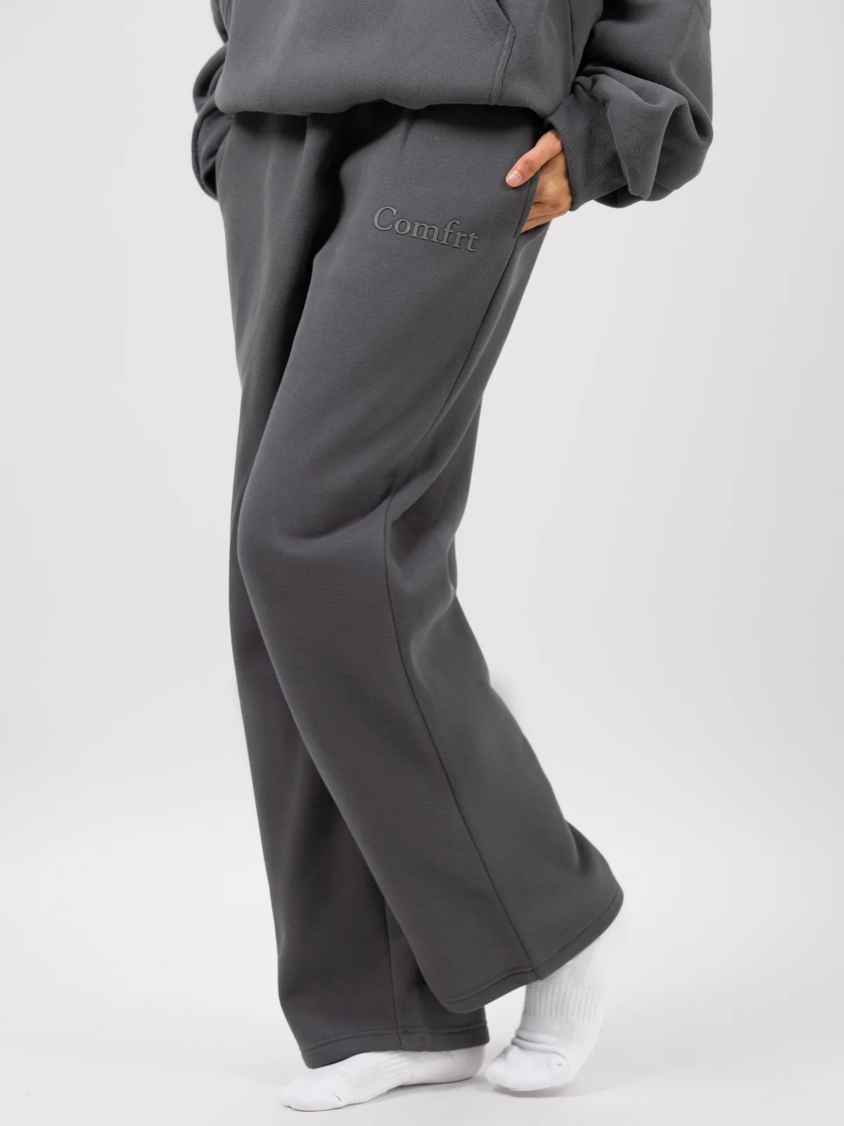 Minimalist Straight Leg Sweatpants 4 Minimalist Straight Leg Sweatpants