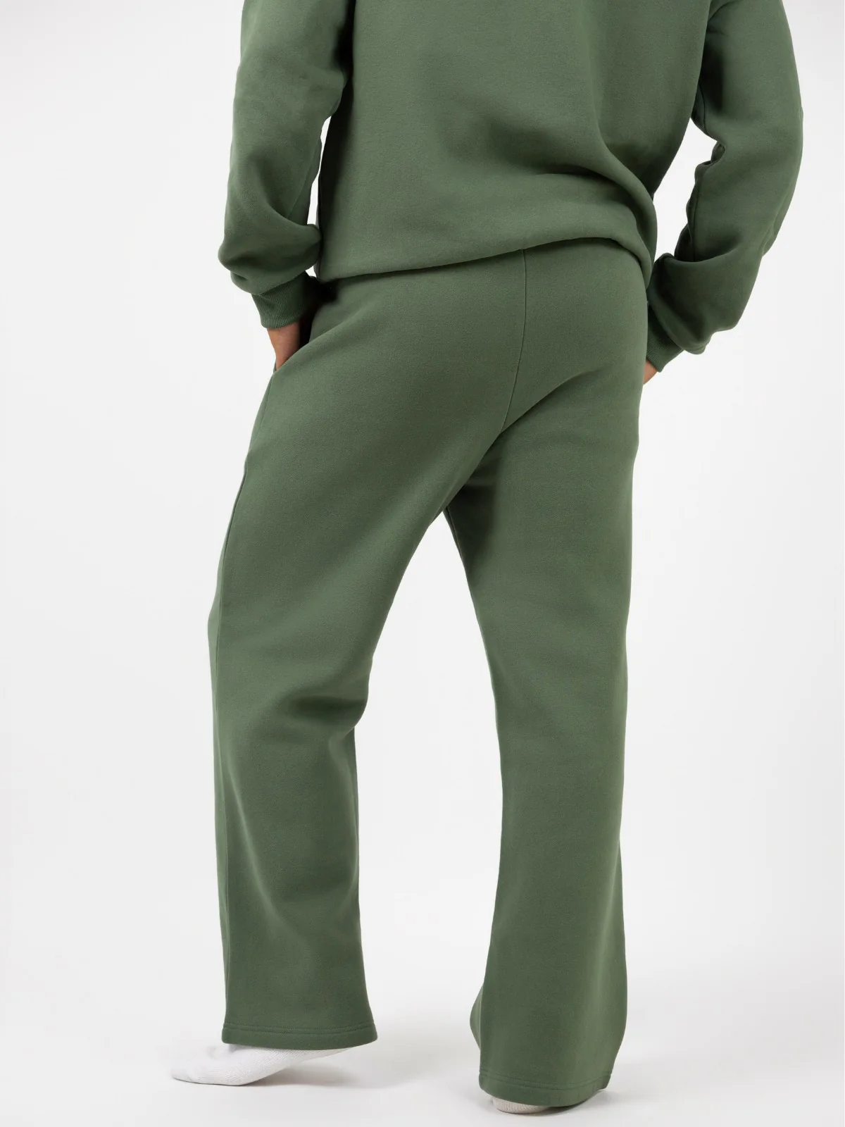 Minimalist Straight Leg Sweatpants 9 Minimalist Straight Leg Sweatpants